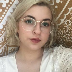 Meet your Posher, Deanna